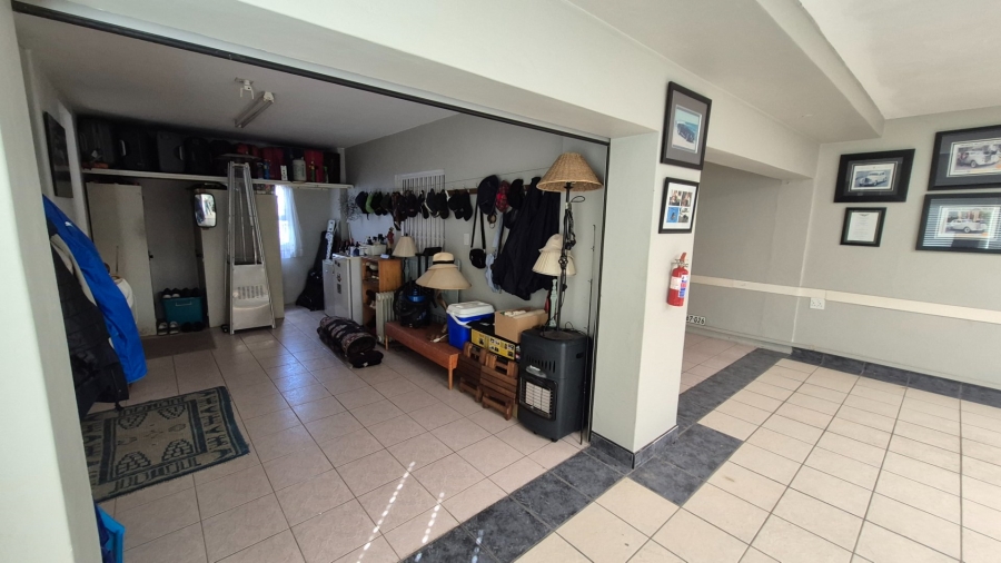 4 Bedroom Property for Sale in Summerstrand Eastern Cape